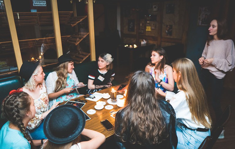 Выездные квесты на Международный женский день: интерактивное мероприятие в школе St. Petersburg.