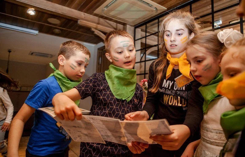 Quest for a teenager in St. Petersburg.